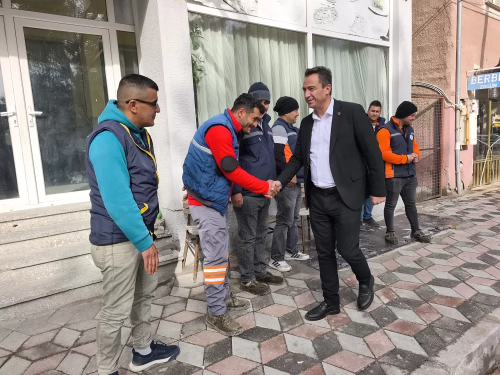 Başkan Kurd sahada çalışmaları inceledi! Personelle, esnaf ve vatandaşlarla buluştu