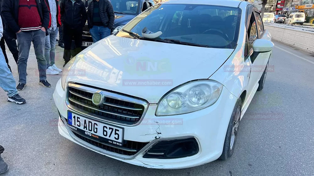 Bucak'ta motosiklet 2 araca çarptı Sürücü yaralandı