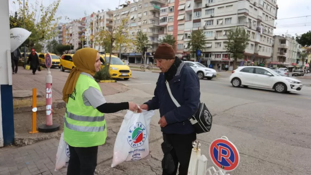 Dokumapark’tan toplanan portakallar vatandaşlarla paylaşıldı