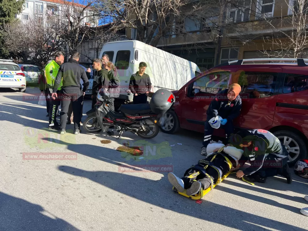 Bucak'ta garajdan çıkarken motor çarptı