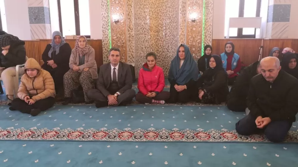 Bucak'ta müftülükten özel program Can Kaymakam da katıldı