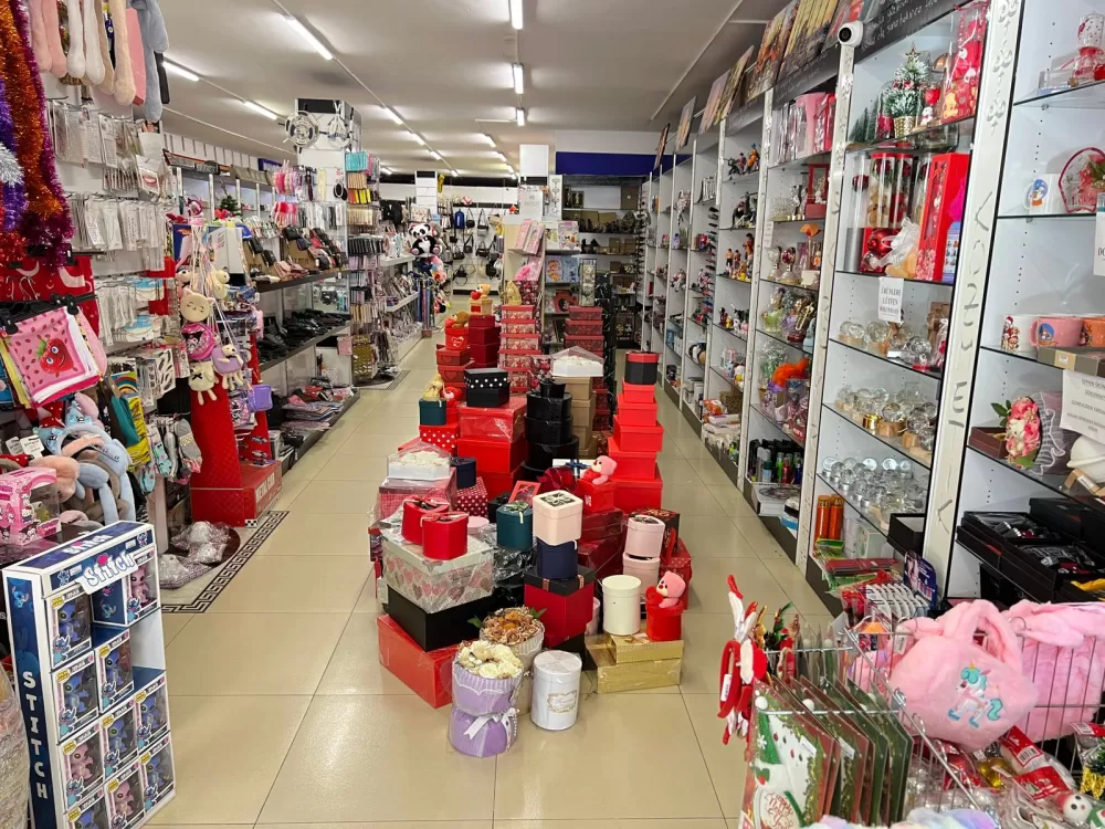 9 yıllık şıkır şıkır efsanesinde kampanya Hediyelik eşyalardan teknoloji köşesi ve bijuteriye yok yok