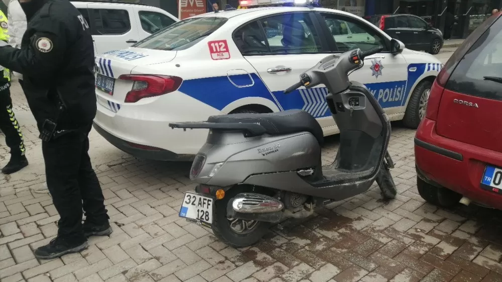 Isparta'da trafik kazası motosiklet sürücüsü yaralandı