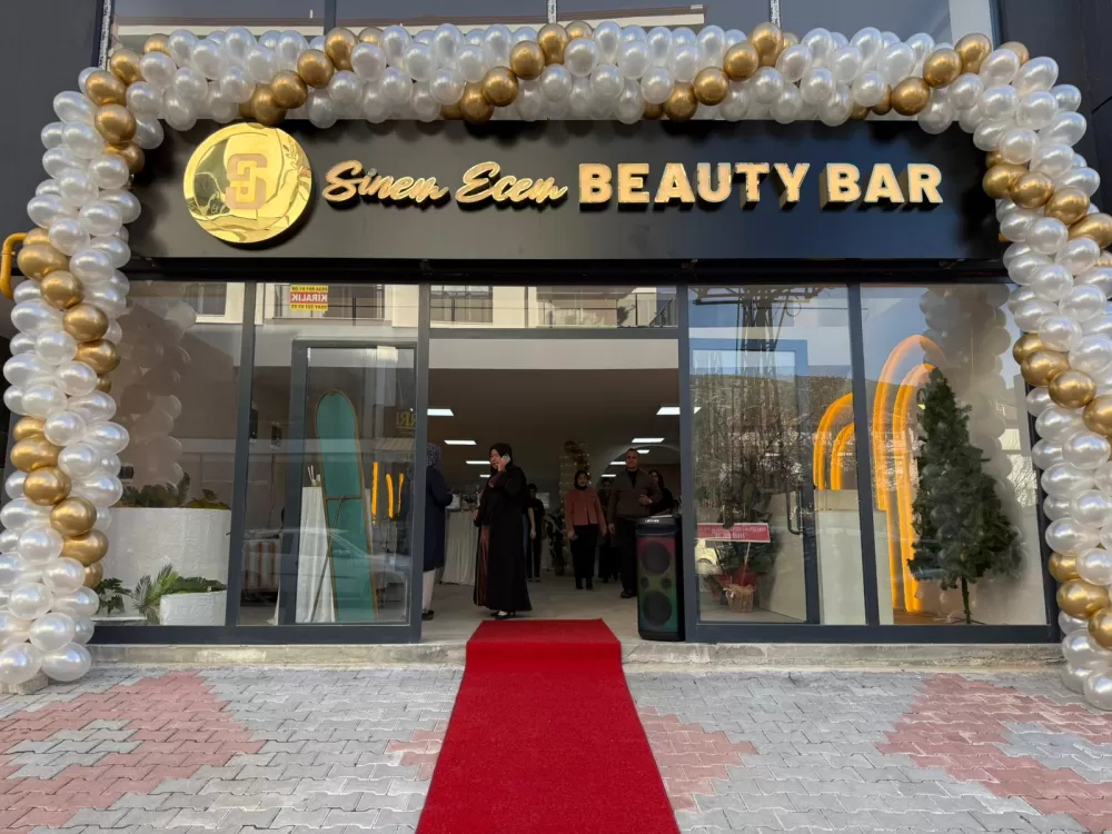 Sinem Ecem Beauty Bar yeni yerinde hizmete başladı! Açılışa özel fiyatları kaçırmayın