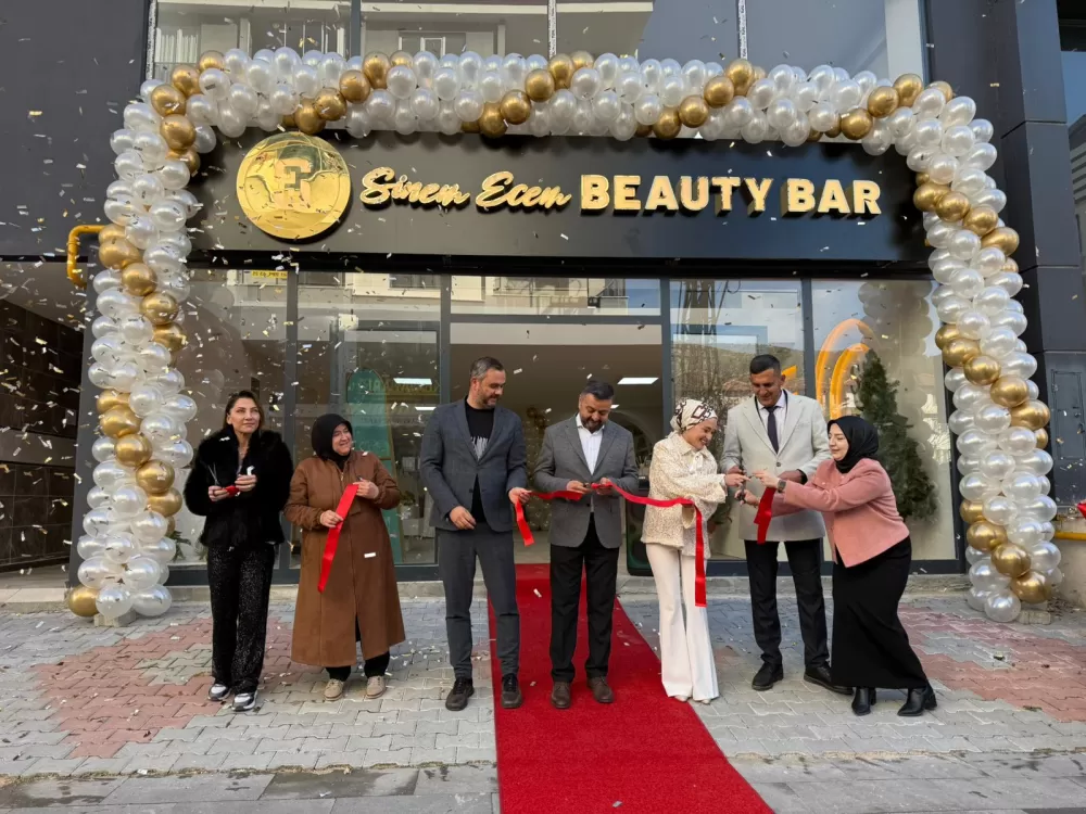 Sinem Ecem Beauty Bar yeni yerinde hizmete başladı! Açılışa özel fiyatları kaçırmayın