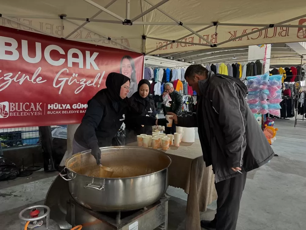 Bucak Belediyesi geleneği sürdürüyor! Vatandaş ve esnafa sıcacık çorba