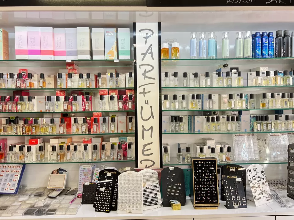 9 yıllık şıkır şıkır efsanesinde kampanya Hediyelik eşyalardan teknoloji köşesi ve bijuteriye yok yok