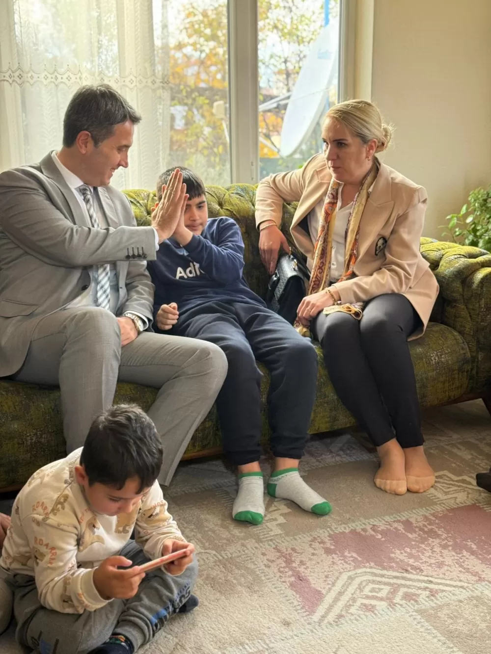 Kaymakam Kuruca ailesiyle Ali Mert'in evinde gönül köprüsü kurdu!