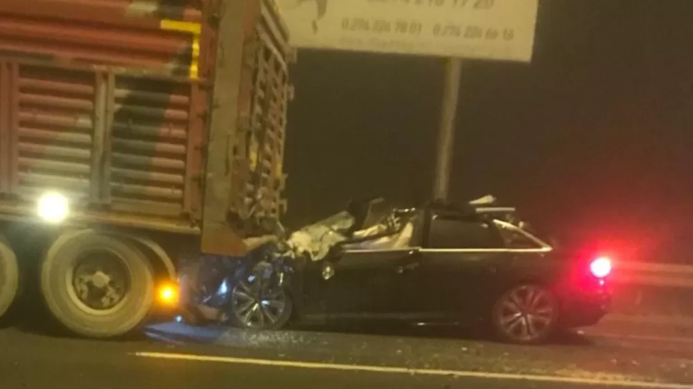 Kütahya'da Feci Kaza Sisten Göremedi Duran Araca Çarptı 4 Ölü 