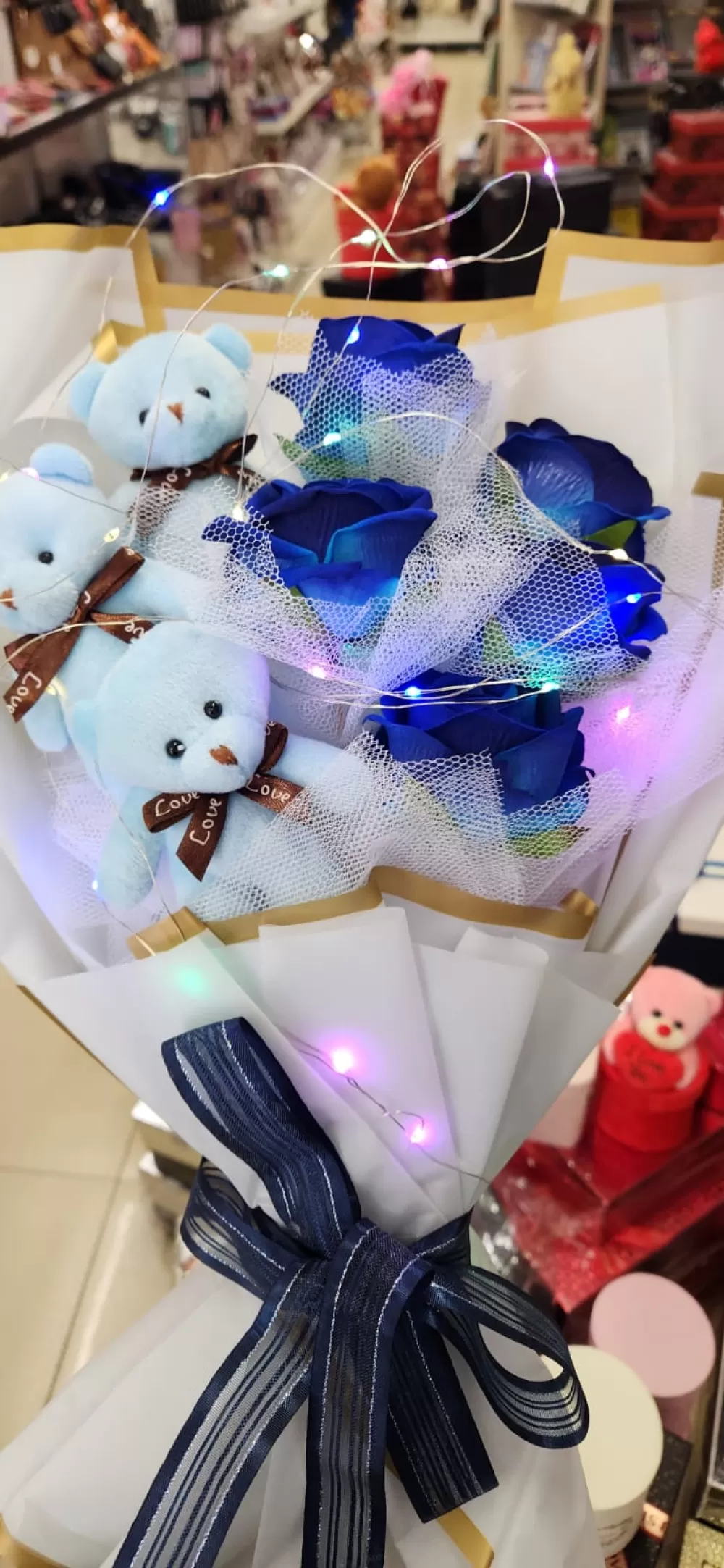 9 yıllık şıkır şıkır efsanesinde kampanya Hediyelik eşyalardan teknoloji köşesi ve bijuteriye yok yok