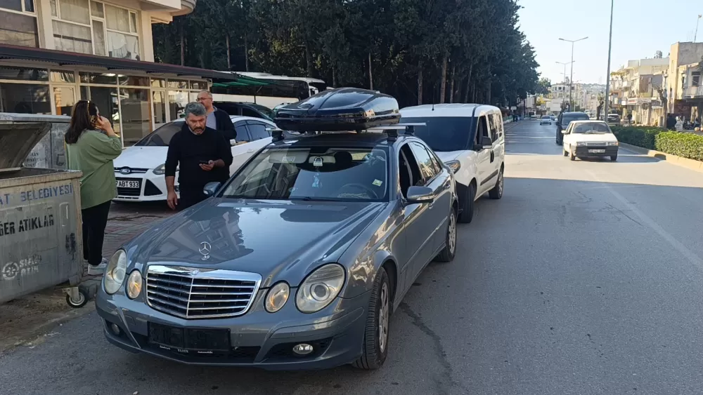 Antalya'da plakası bezle kapalı otomobil trafikten men edildi