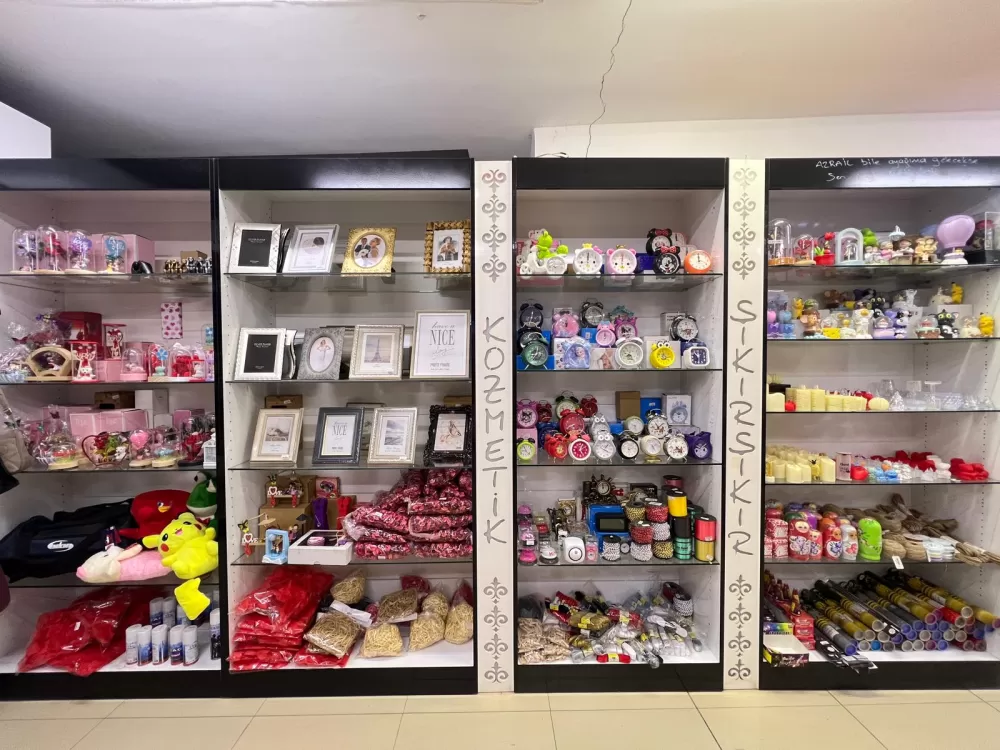 9 yıllık şıkır şıkır efsanesinde kampanya Hediyelik eşyalardan teknoloji köşesi ve bijuteriye yok yok