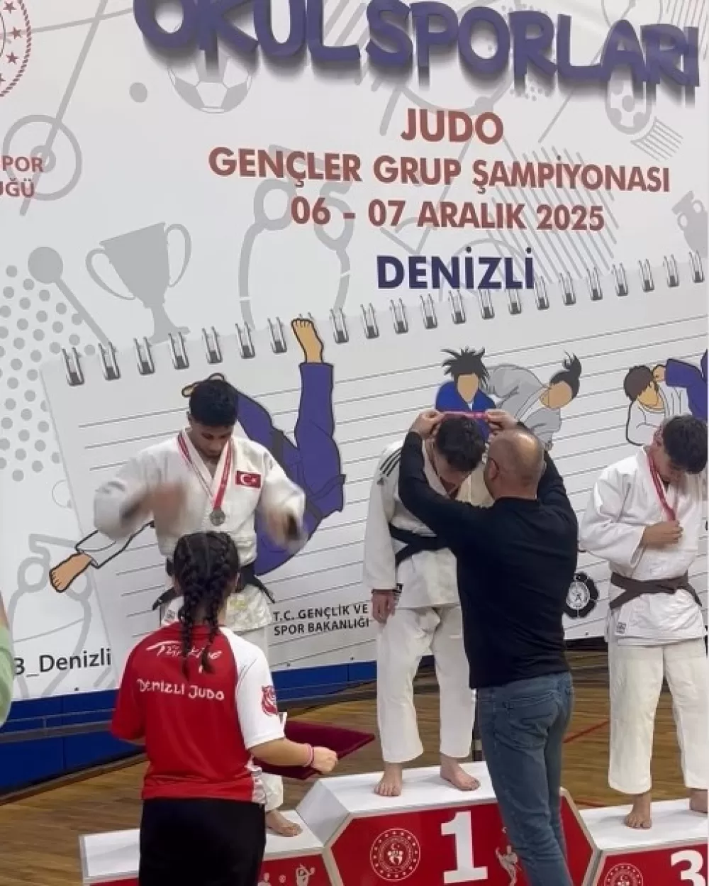 Denizli'de Bucak rüzgarı esti! Altın ve gümüş madalya kazanıp gururlandırdılar