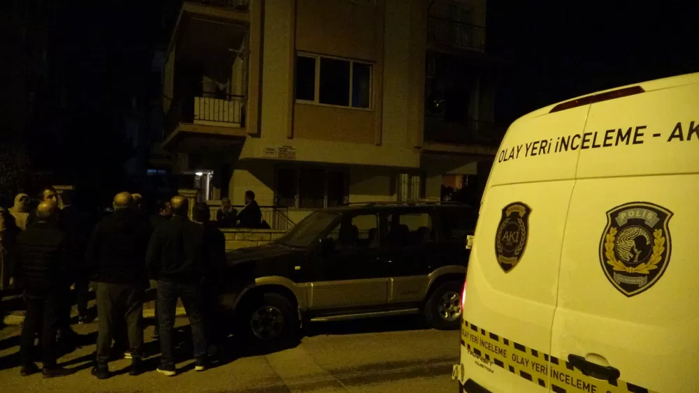 Dairede çıkan yangında 3'ü çocuk 4 kişi dumandan etkilendi