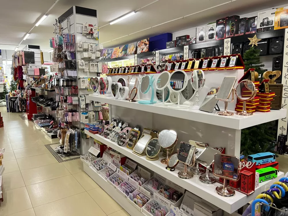 9 yıllık şıkır şıkır efsanesinde kampanya Hediyelik eşyalardan teknoloji köşesi ve bijuteriye yok yok