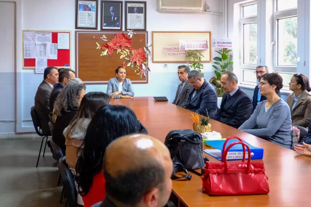 Burdur Valisi Bilgihan'dan okullara ziyaret Tek tek gezdi öğrencilerle sohbet etti