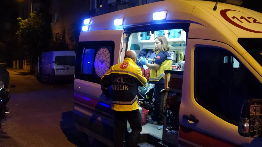 Dairede çıkan yangında 3'ü çocuk 4 kişi dumandan etkilendi