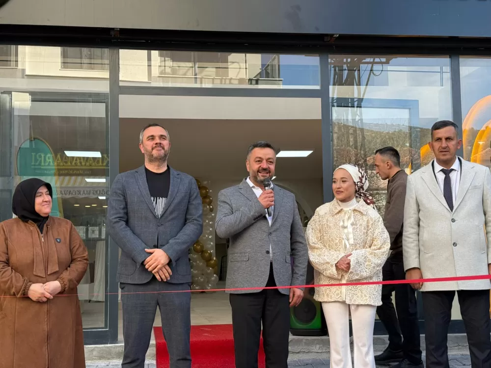 Sinem Ecem Beauty Bar yeni yerinde hizmete başladı! Açılışa özel fiyatları kaçırmayın