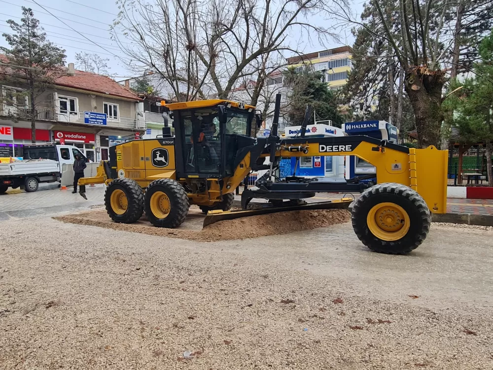 Yeşilova'nın işlek caddesinde çalışma başladı! En kısa sürede güzelleşecek