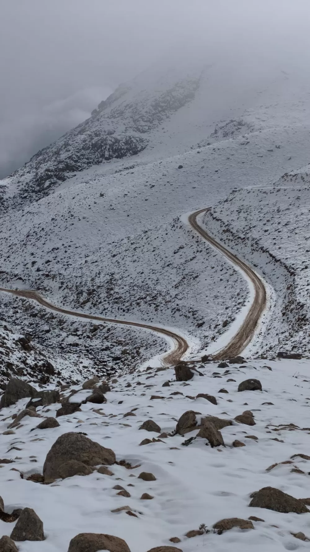 Kaş'ın yüksek kesimleri beyaza büründü