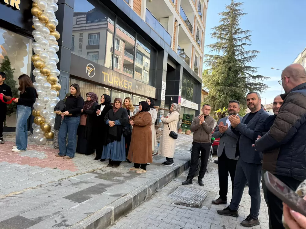 Sinem Ecem Beauty Bar yeni yerinde hizmete başladı! Açılışa özel fiyatları kaçırmayın