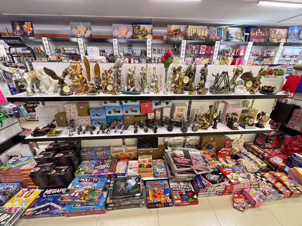 9 yıllık şıkır şıkır efsanesinde kampanya Hediyelik eşyalardan teknoloji köşesi ve bijuteriye yok yok