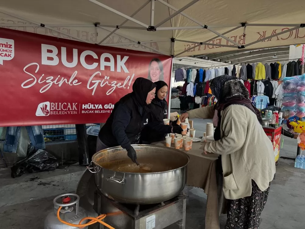 Bucak Belediyesi geleneği sürdürüyor! Vatandaş ve esnafa sıcacık çorba