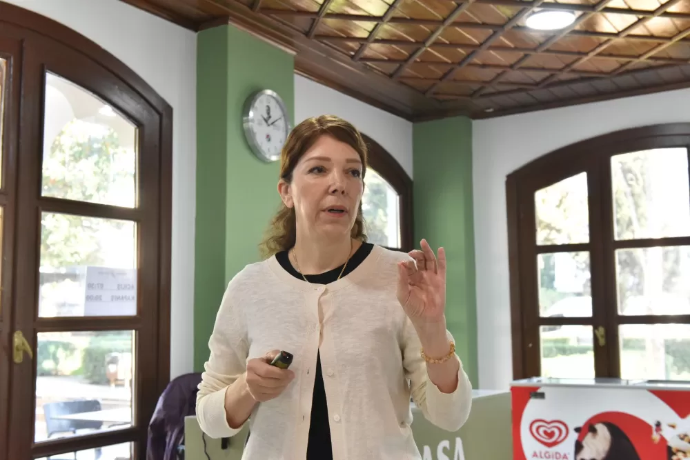 Zübeyde Hanım Kadın Eğitim ve Sosyal Tesisi'nde kadın sağlığı konuşuldu