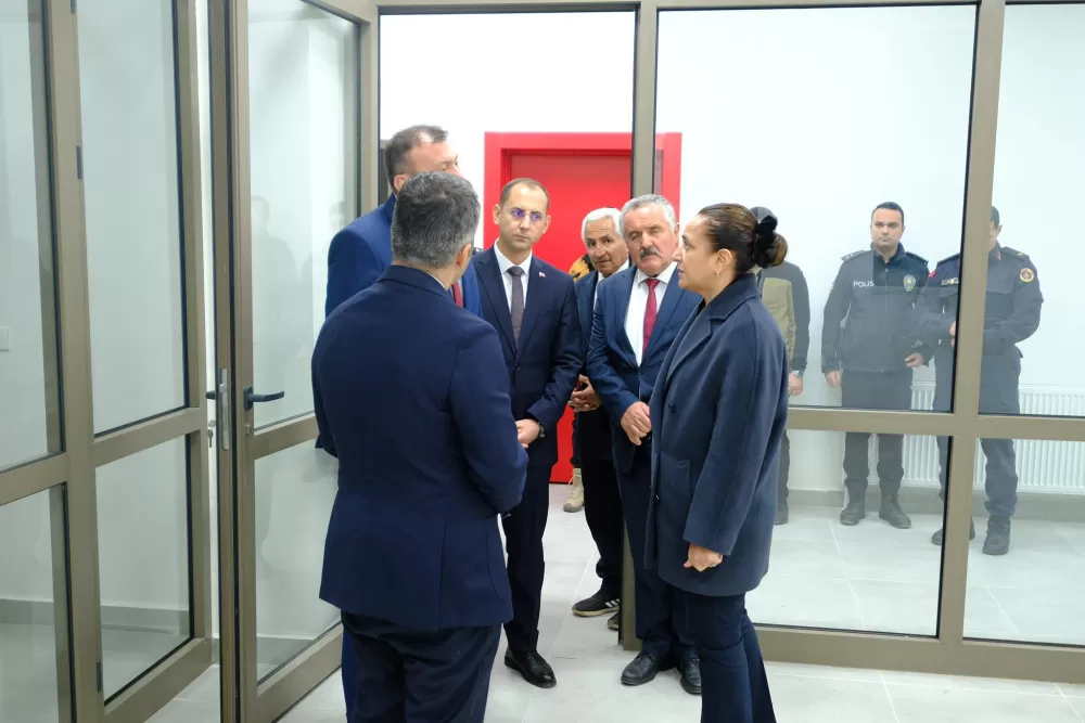 Vali Bilgihan Altınyayla'da! Yeni hükümet konağında inceleme