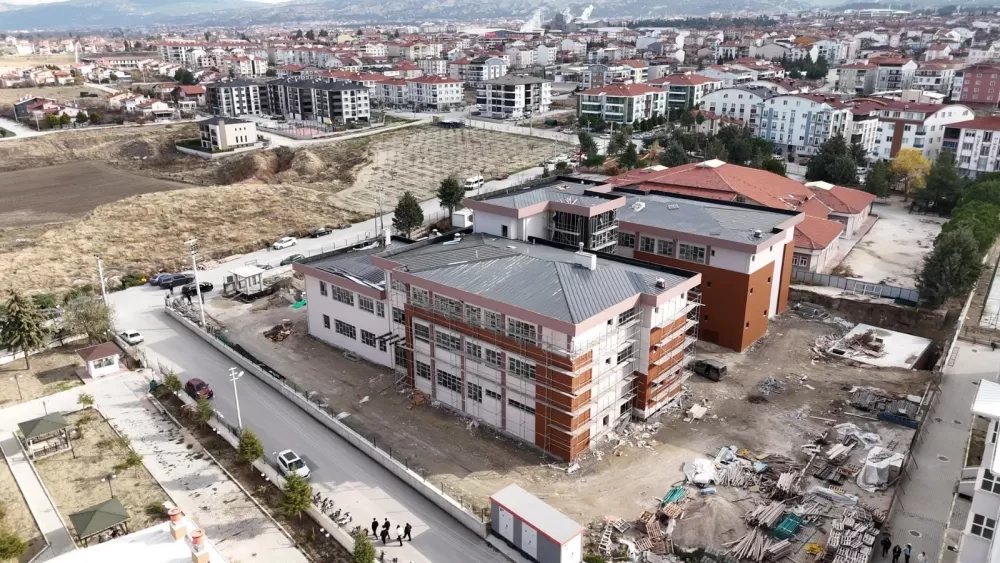 Burdur Valisi Bilgihan, eğitim yatırımlarını yerinde inceledi
