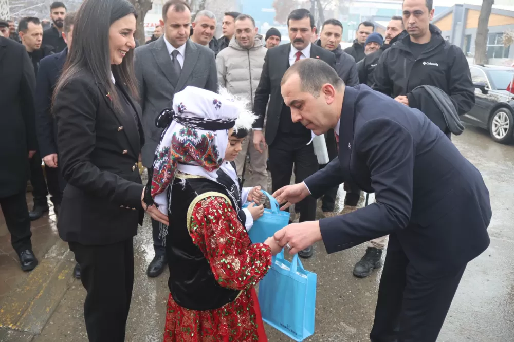 'Efendi değil, hizmetkar' Vali Taşolar Iğdır’da mesaiye başladı