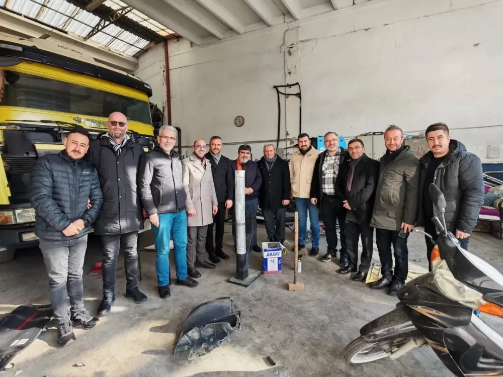 AK Parti Bucak sanayi esnafıyla buluştu 'Bizim vizyonumuzda üretim var'