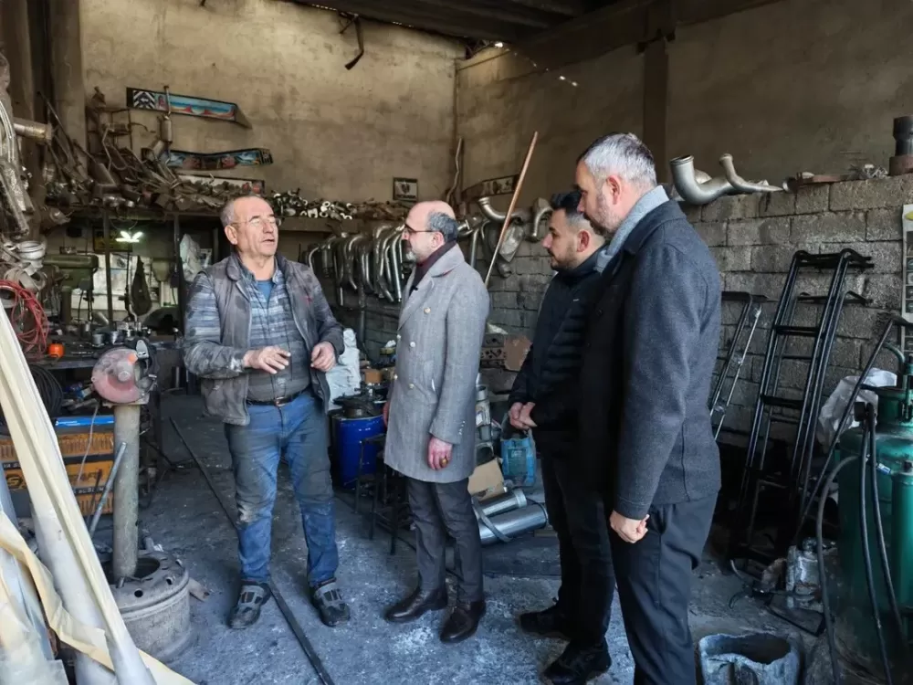AK Parti Bucak sanayi esnafıyla buluştu 'Bizim vizyonumuzda üretim var'