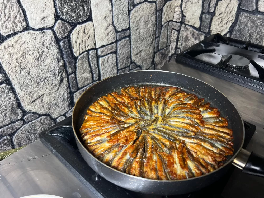 Kemal Usta dur diyene kadar bitmez! Mezeleriyle 1 kilo hamsi 500 TL