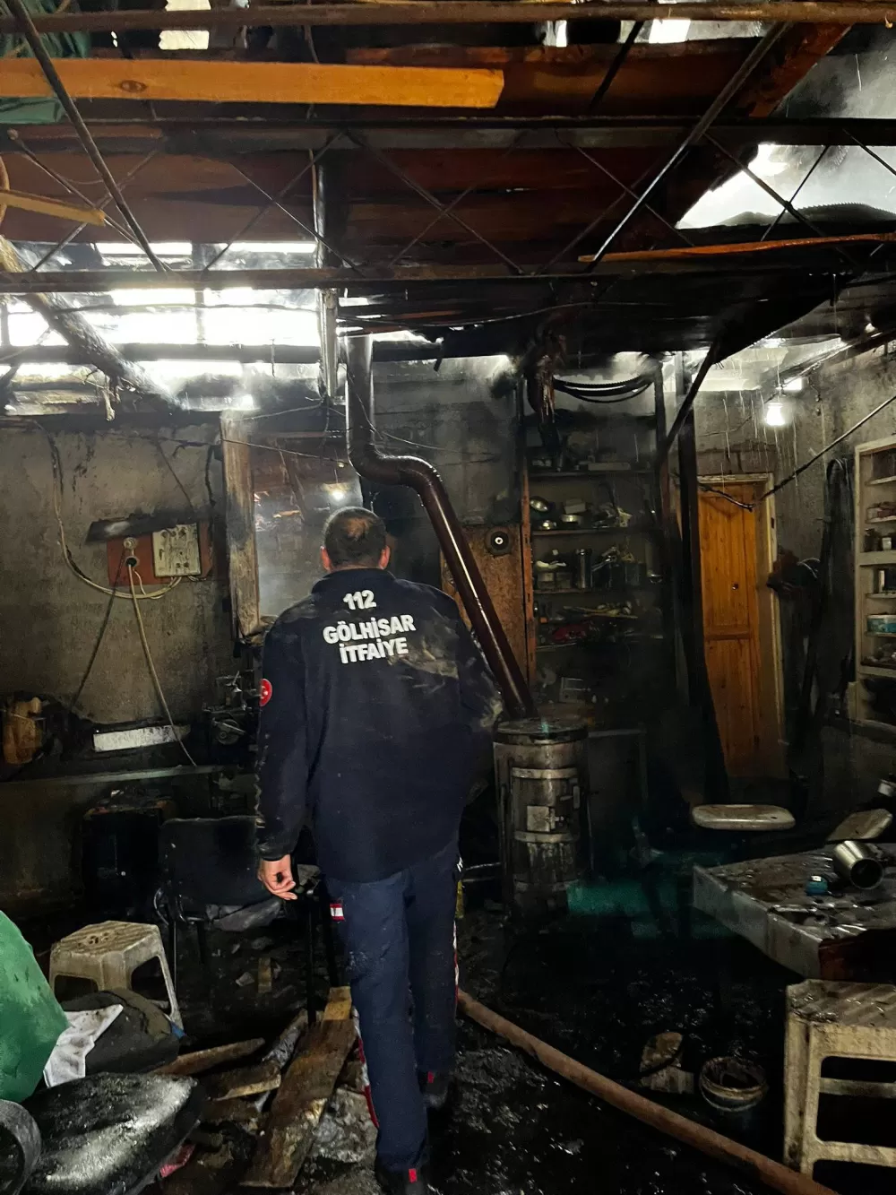Gölhisar'da doğrama atölyesinde yangın! Ekipler seferber oldu
