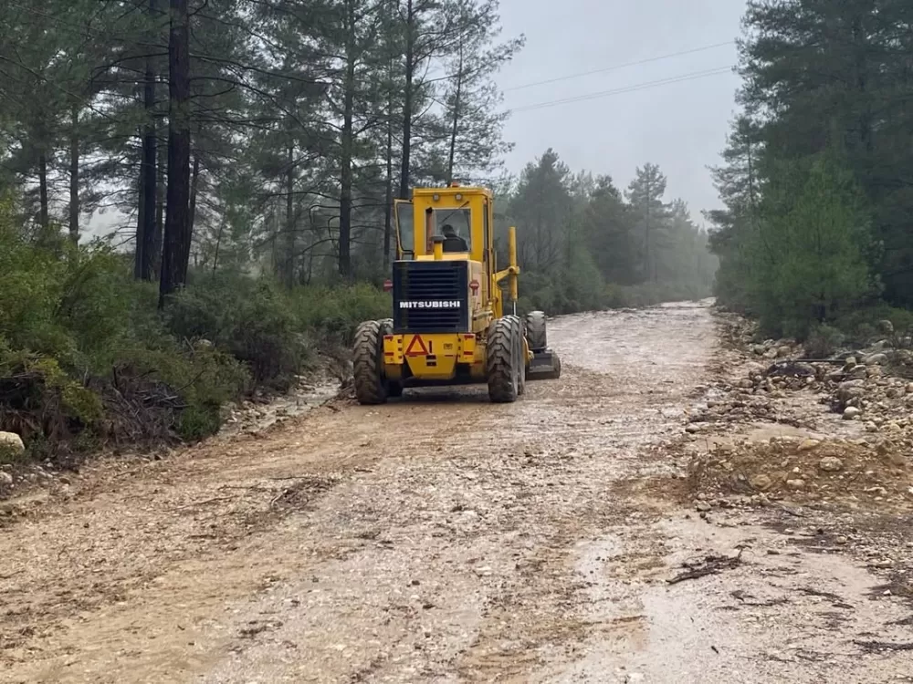 Bucak’ta sel hasara neden oldu Kaymakam Kuruca sahada