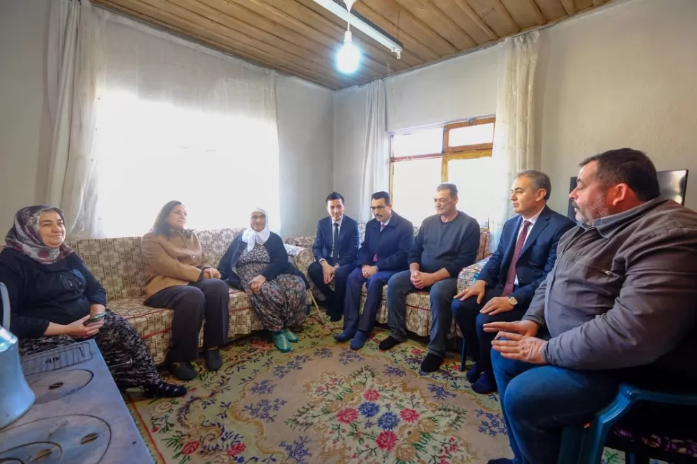 Vali Bilgihan’dan Kışla Mahallesi’nde hane ziyareti Vatandaşın taleplerini dinledi