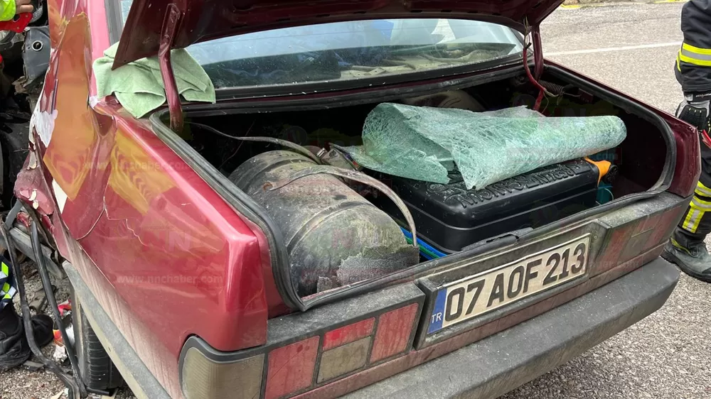 Bucak'ta feci kaza 2 kişi hayatını kaybetti 4 kişi yaralandı