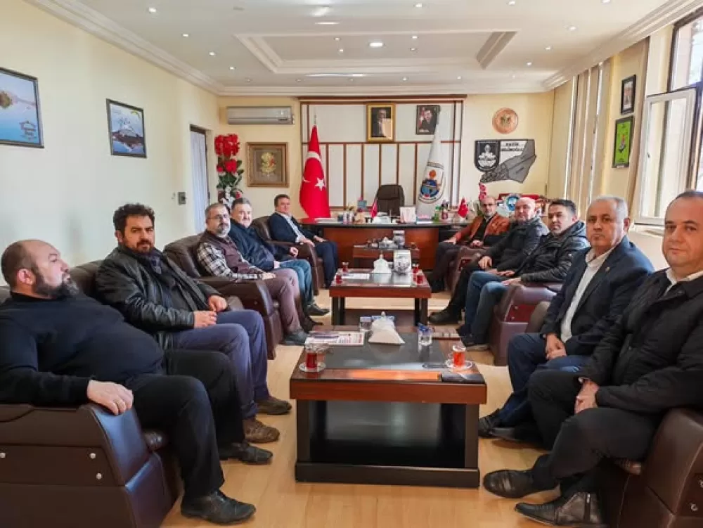 Karamanlı’da AK Parti çıkarması Esnafın talepleri dinlendi