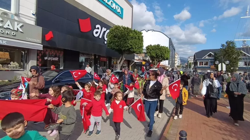 Antalya Gazipaşa'da Minikler Ramazan davullarıyla renkli görüntüler oluşturdu