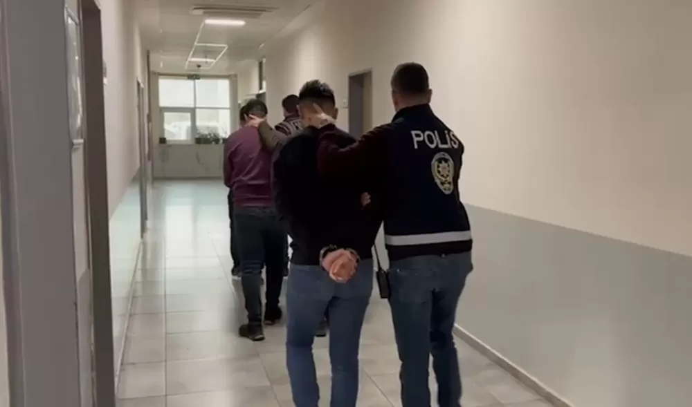 Antalya'da "istihbaratçı" yalanıyla 3,5 milyonluk vurgun yaptılar