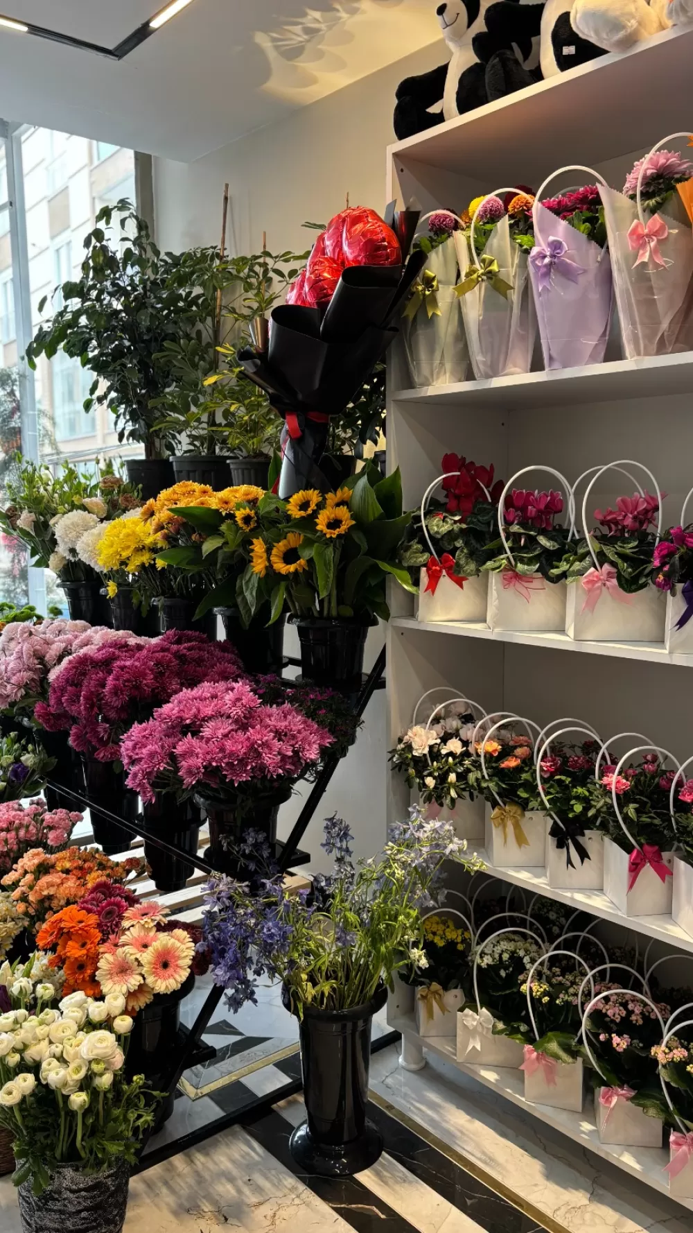 Bucak’ta aşkın yeni adresi Lotus Flower kapılarını açtı 14 Şubat'a anlam katın