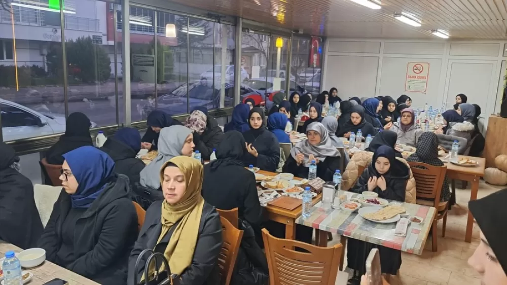 Bucak'ta Kur'an Kursu öğrencileri iftar sofrasında buluştu
