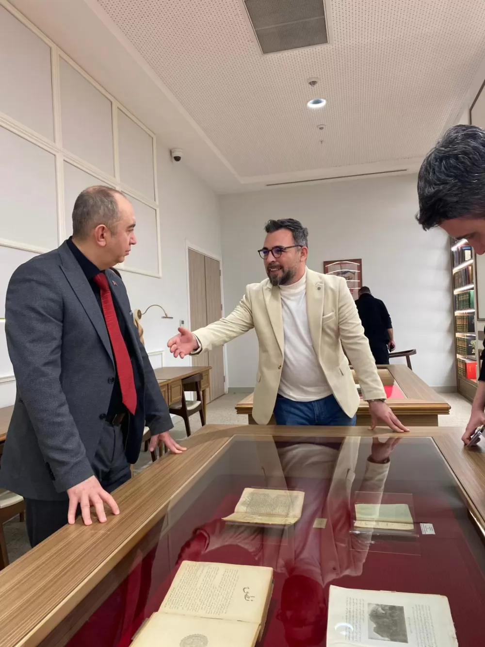 Bucak’a modern kütüphane için Antalya modeli Heyet Dokumapark’ı inceledi