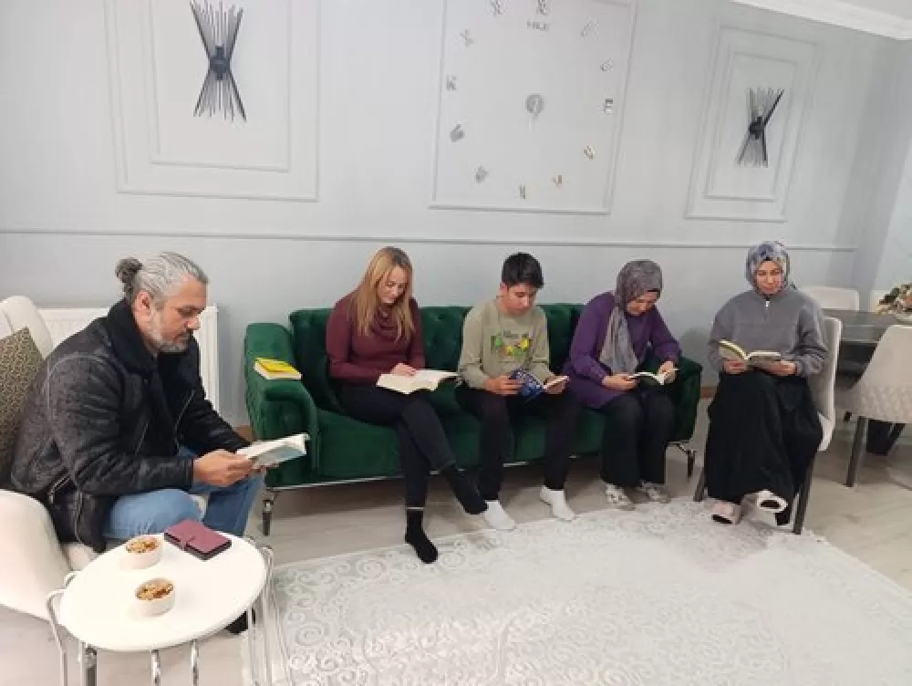 Çavdır Kaymakamı Çağatay Ailesini Ziyaret Etti