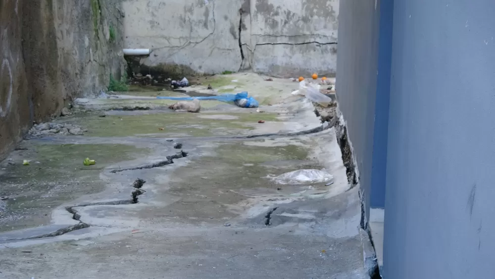 Antalya'da heyelan riski 3 bina tahliye edildi, sokak trafiğe kapatıldı