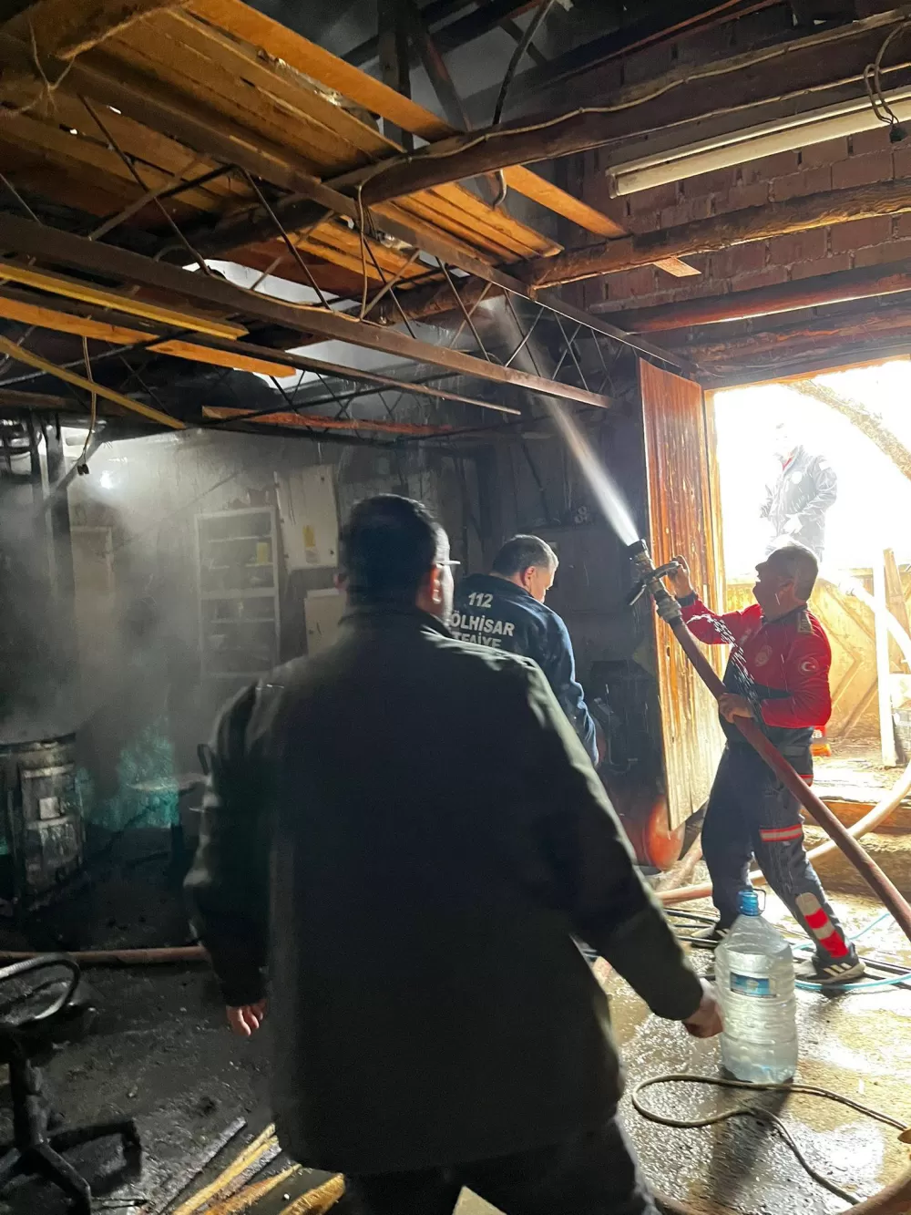 Gölhisar'da doğrama atölyesinde yangın! Ekipler seferber oldu