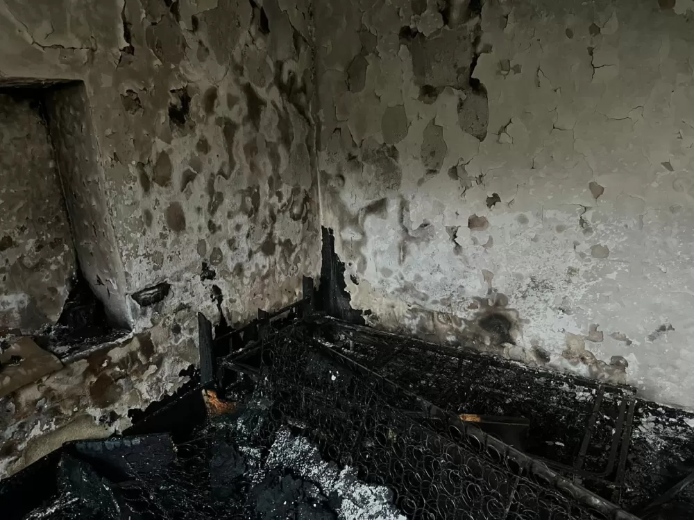 Yangına uykuda yakalanan yaşlı kadın hastaneye kaldırıldı