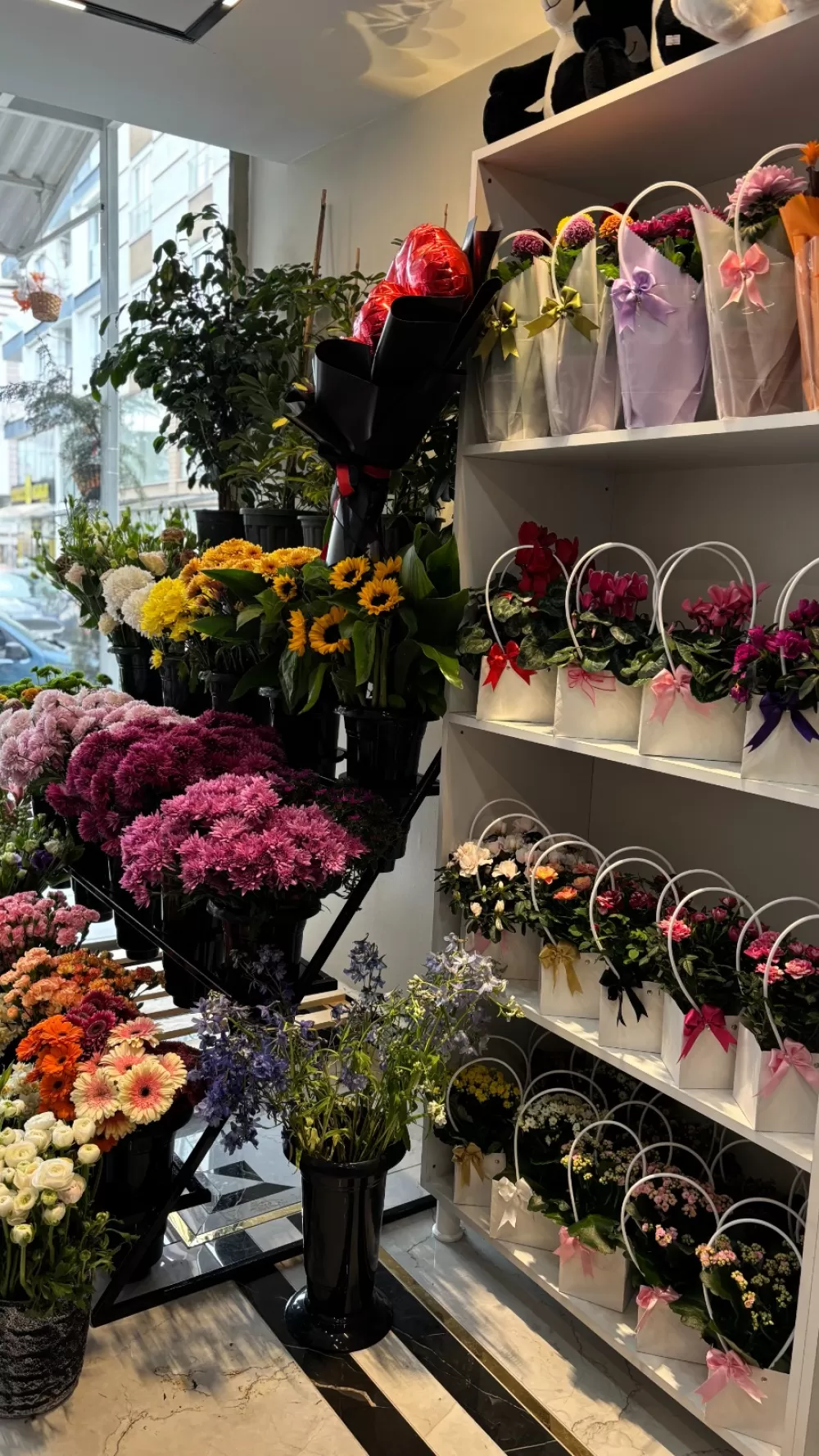 Bucak’ta aşkın yeni adresi Lotus Flower kapılarını açtı 14 Şubat'a anlam katın