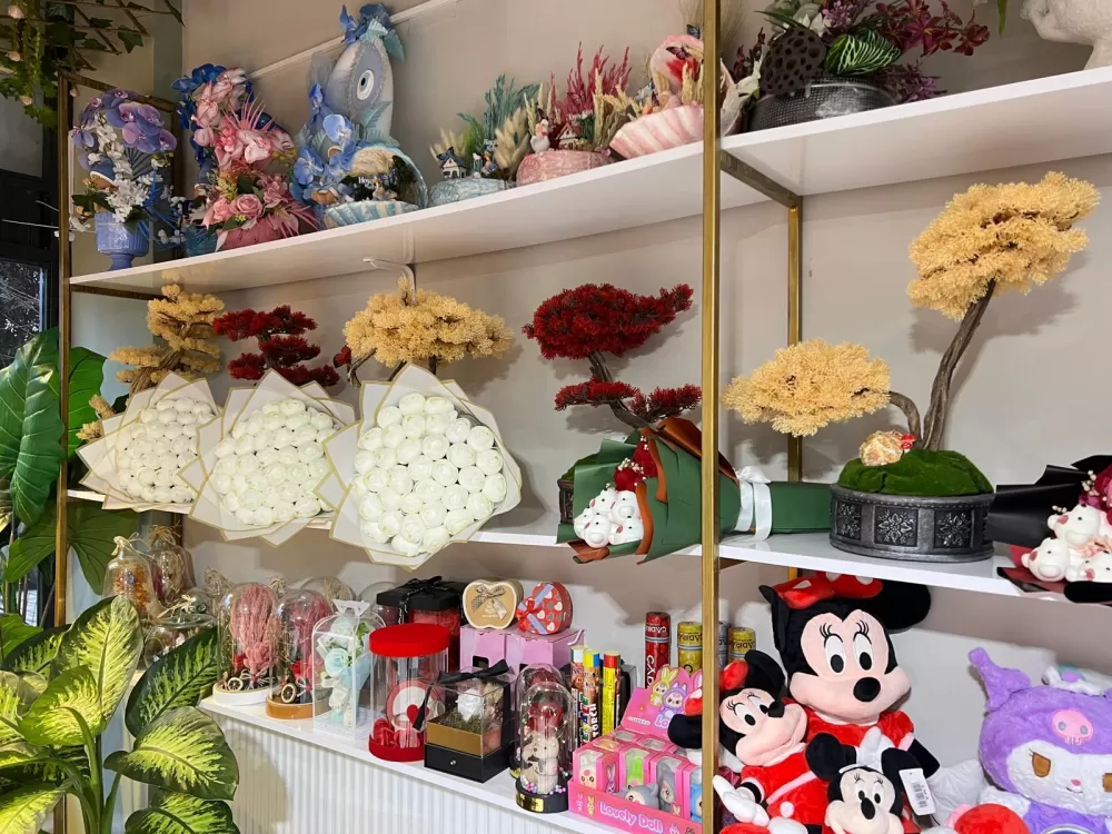 Kelimelerin sustuğu yerde Miraç Çiçekçilik konuşuyor! Bu 14 Şubat’ta mutluluğu hediye edin